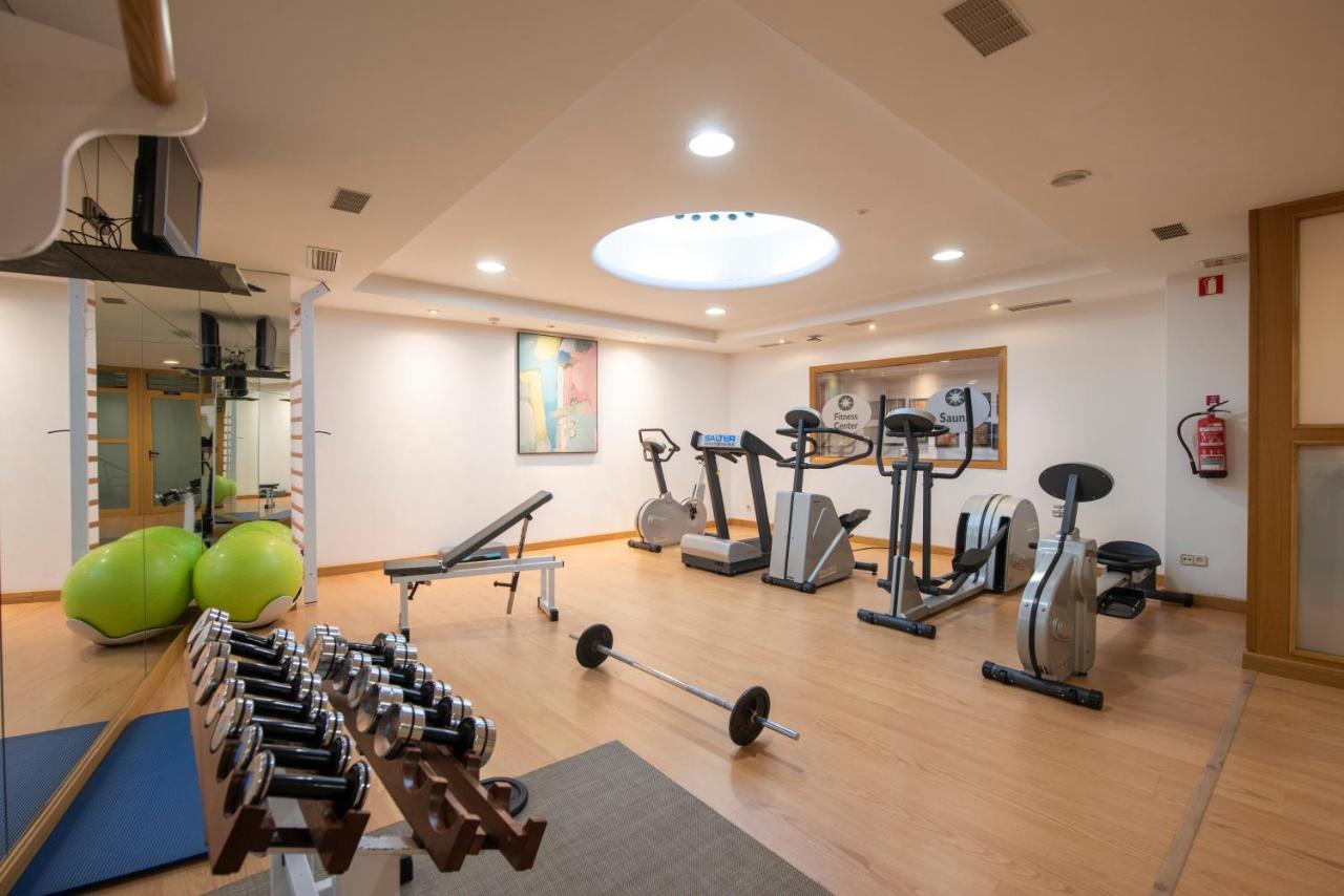Eurostars Araguaney Hotel Santiago de Compostela Ngoại thất bức ảnh A gym at a hotel