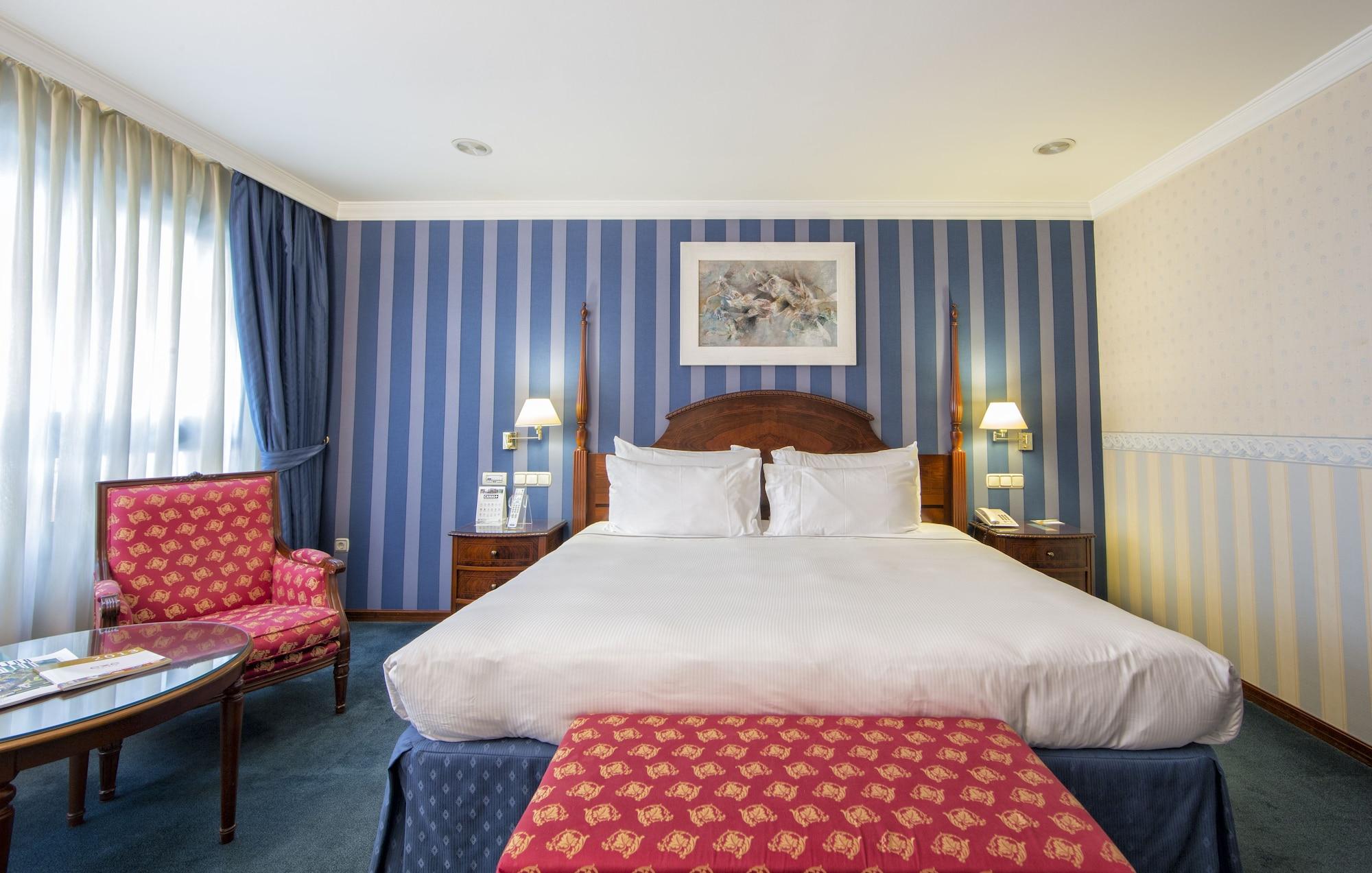 Eurostars Araguaney Hotel Santiago de Compostela Ngoại thất bức ảnh A bedroom at the hotel