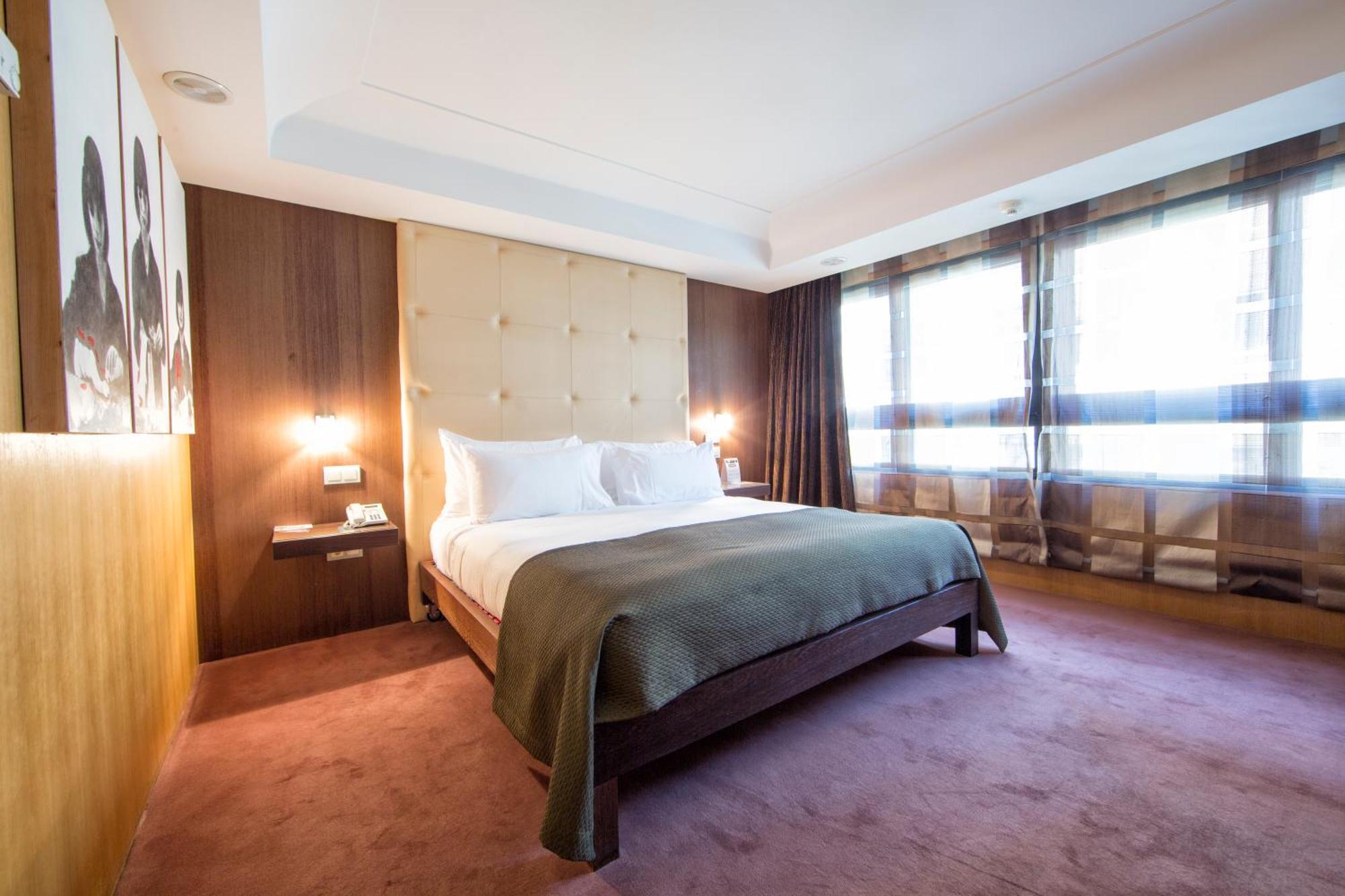 Eurostars Araguaney Hotel Santiago de Compostela Phòng bức ảnh A room at the hotel