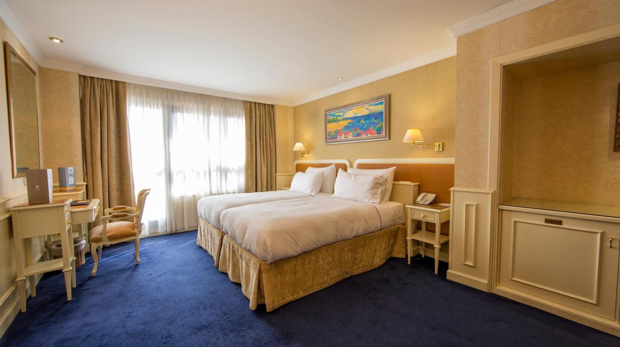 Eurostars Araguaney Hotel Santiago de Compostela Phòng bức ảnh A room at the hotel